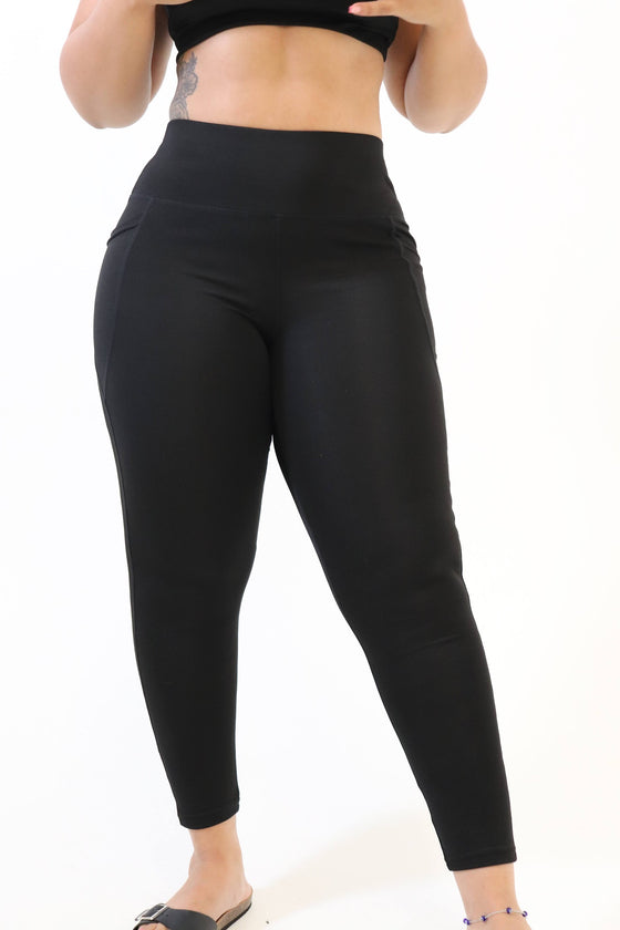 The Cool Girl 3 Piece Activewear Set in Black